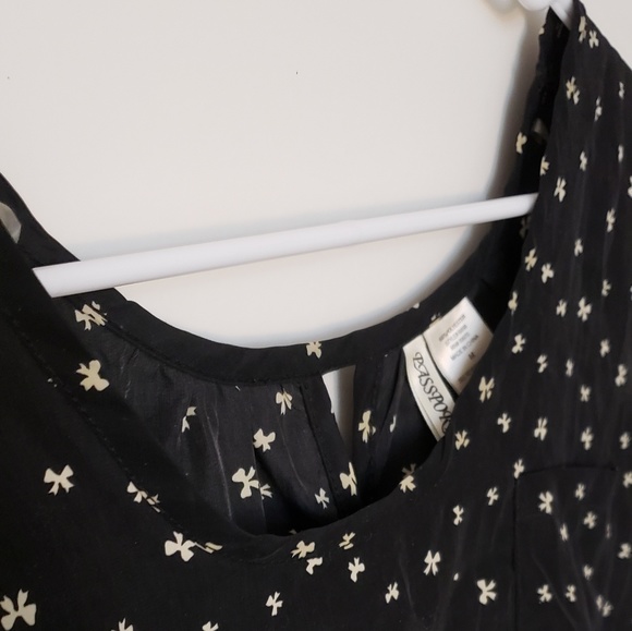 Butterfly back bow pattern scoop neck blouse top - Picture 6 of 6